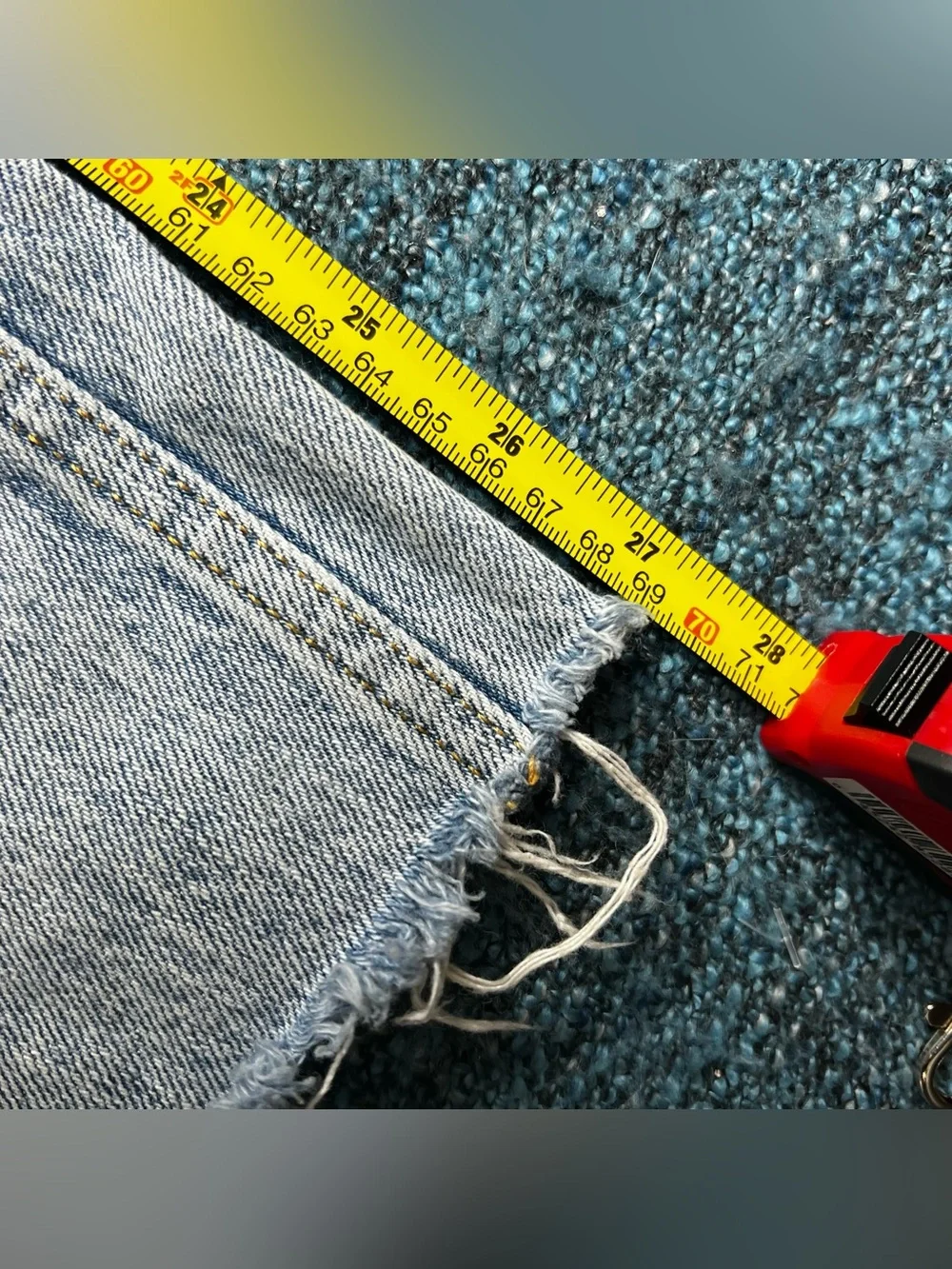 Good American Crossover Waist Straight Leg Jeans Raw Hem Women's Size 6/28